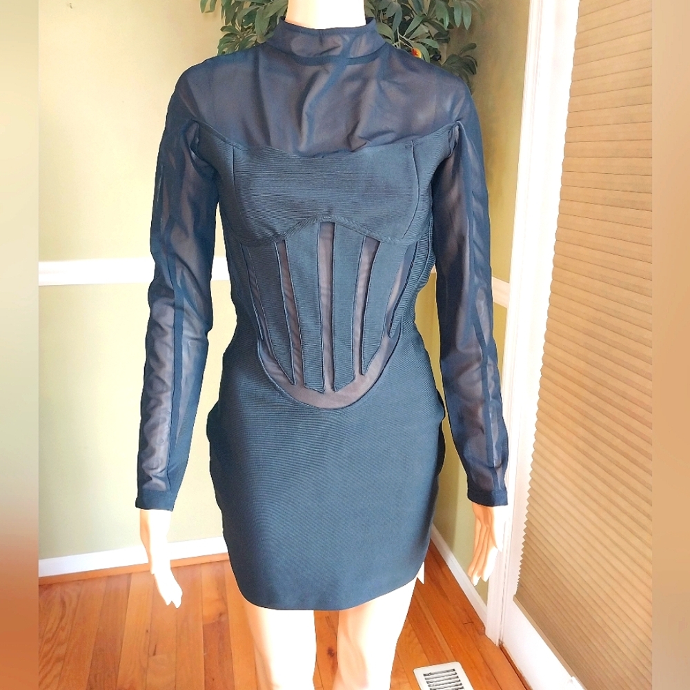 Mew Mews Body Con Dress, Size L,‎ NWT